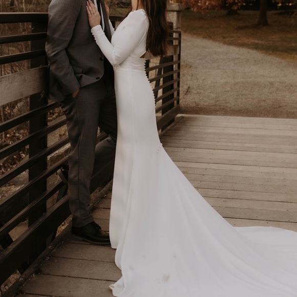 Beautiful Adrienne Wedding Gown - Picture 6 of 16